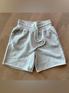 Alo Yoga High-Waist Sweat Shorts – Athletic Heather Grey, Size S